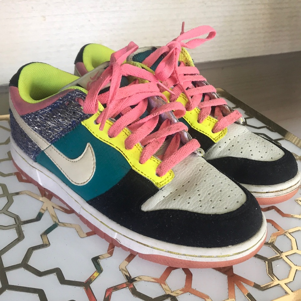 Multi color Nike 6.0 low sneakers!